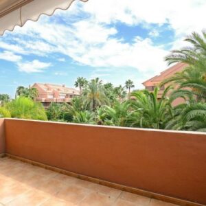 Emeleti apartman Puerto Banús