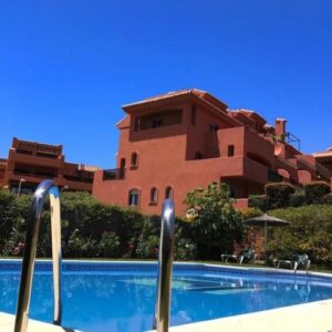 Kivételes Penthouse Esteponában: 4 Hálószobás Paradicsom a Costa del Sol-on